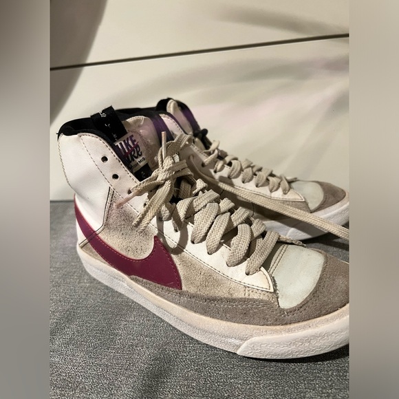 Nike Blazer Mid 77’ Rush Maroon & Summit White Big Kids' Shoe Size 4.0 - Picture 4 of 6